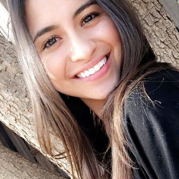 Meet your Posher, Alexis - Picture 1 of 1